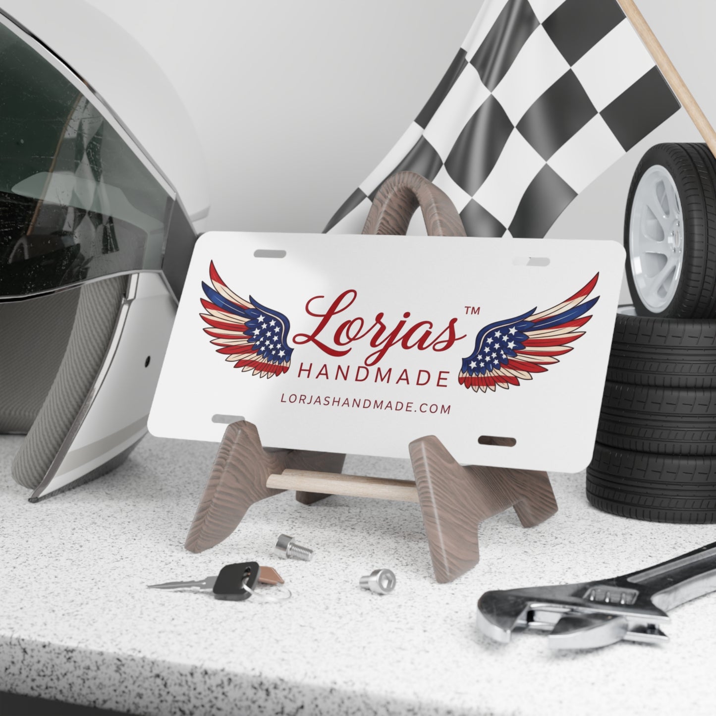 Matrícula personalizada - Matrícula con alas de bandera estadounidense "Lorjas Handmade" | Placa decorativa patriótica para coches, regalos y branding de pequeñas empresas